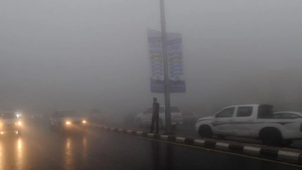 طقس الخميس يشهد أجواء حارة نسبياً مع احتمالية تشكل كتل ضبابية كثيفة